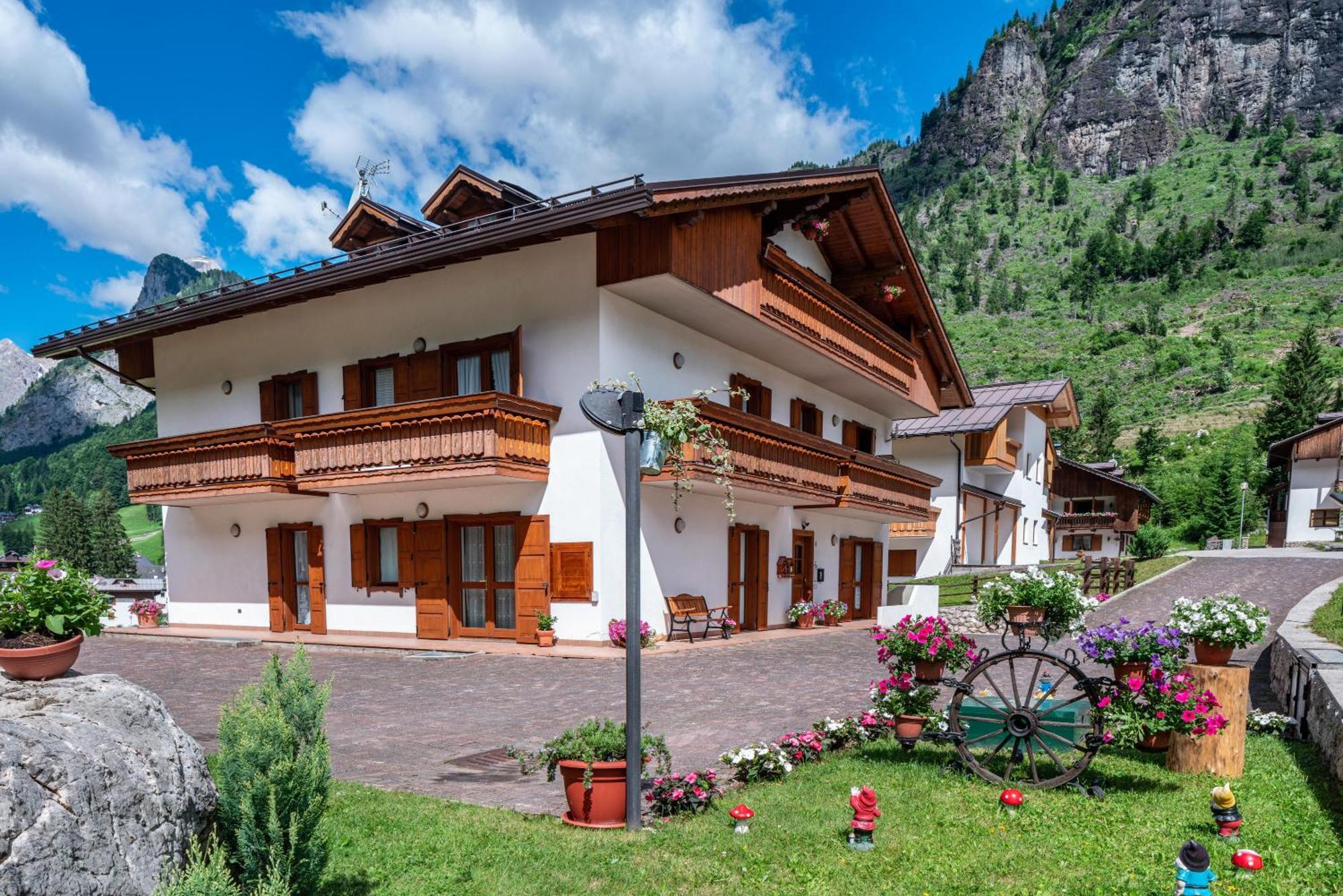 Appartamenti Vittoria Rocca Pietore Bagian luar foto